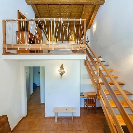 H - Montes De Praias Homestay *