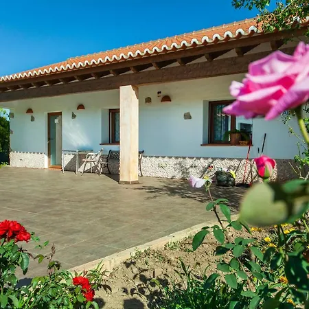 H - Montes De Praias Homestay *