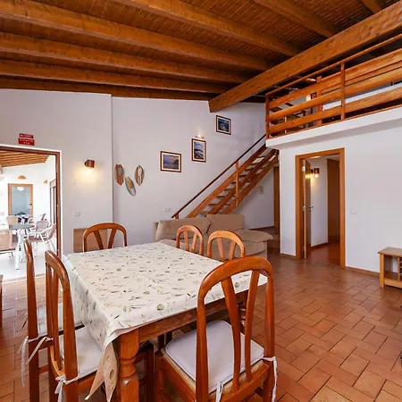 Montes De Praias בית אירוח אלג'זור