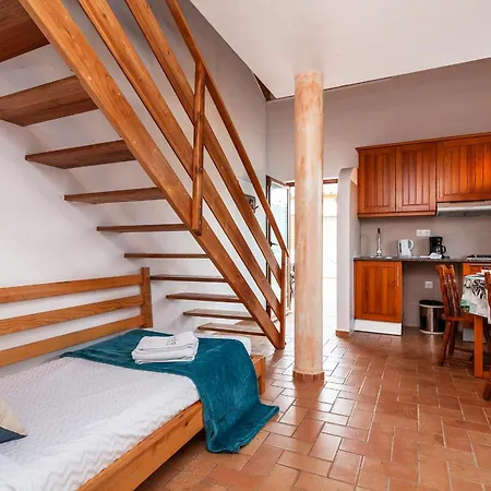 Montes De Praias בית אירוח *