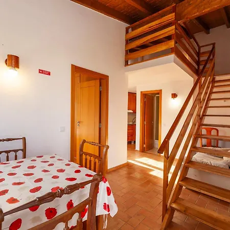 Montes De Praias בית אירוח